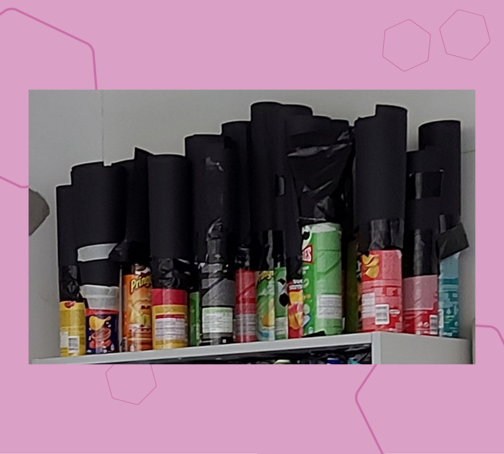 Lochkameras aus Chipsdosen stehen im Regel