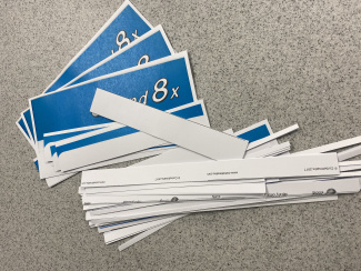 Altpapier zerschneiden