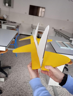 Modell einer Lichtwelle mit elektrischem und magnetischem Feld