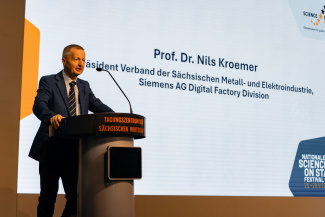 Prof. Dr. Nils Kroemer am Rednerpult