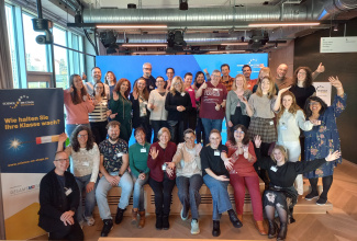 Gruppenfoto mit 31 Personen